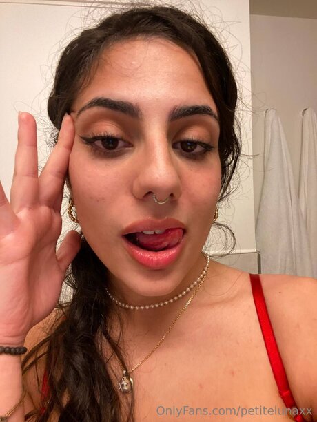 Petitelunaxx