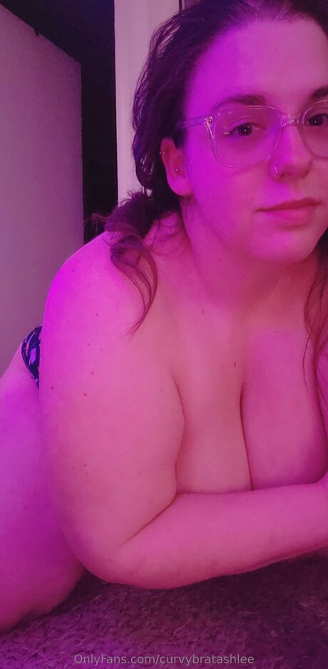 Curvybratashlee OnlyFans泄露裸照