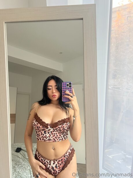 Naken lekkede OnlyFans-bilde av Byunmads