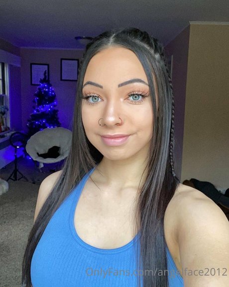 Naken läckt OnlyFans-bild av Ash Nicole
