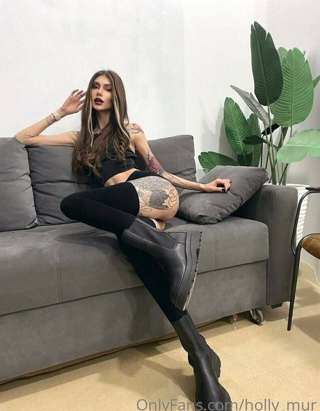 Holly Mur