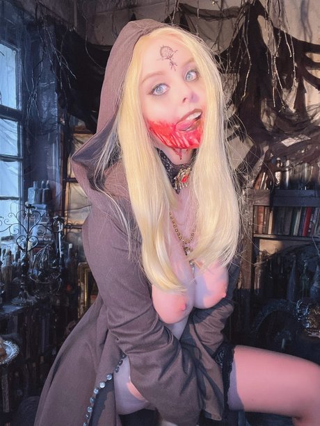 Helly Valentine