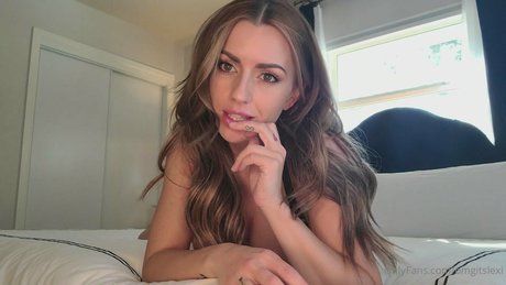 Lexi Belle