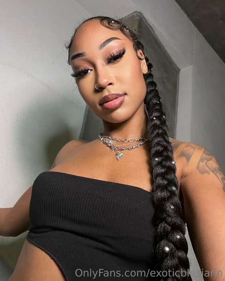 Nacktes geleaktes OnlyFans-Foto von Exoticblasiann