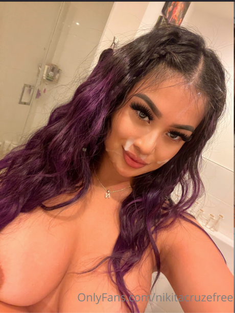 Nøgent lækket OnlyFans-billede af Nikita Cruze