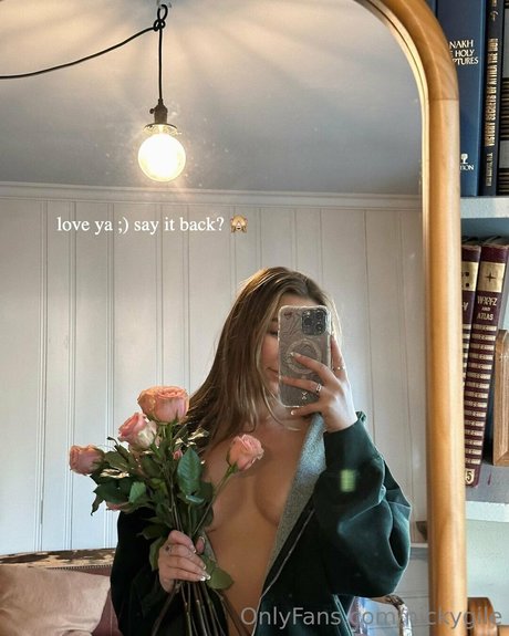 Foto desnuda filtrada de OnlyFans de Nicky Gile