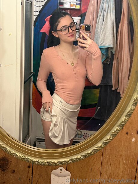 Naakte gelekte OnlyFans-foto van Graceyybabyy