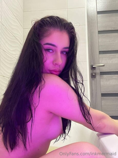 Naken lekkede OnlyFans-bilde av Inkmermaid