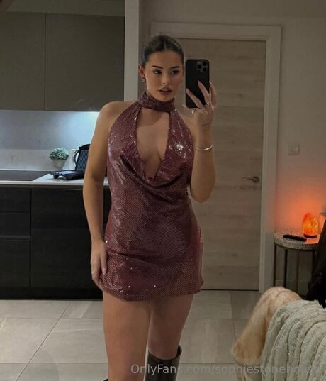 Naken läckt OnlyFans-bild av Sophiestonehouse