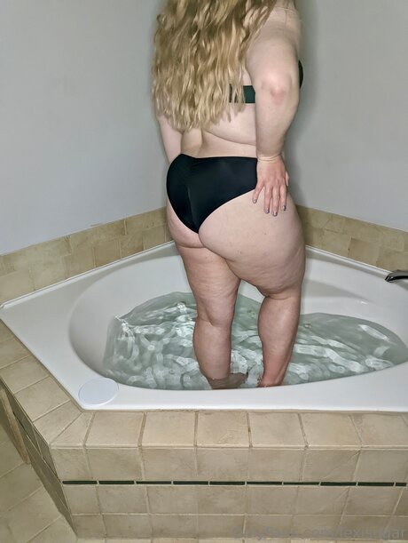 Naken läckt OnlyFans-bild av Lexisugar