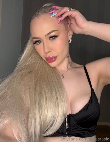 Naken lekkede OnlyFans-bilde av Littlestasia