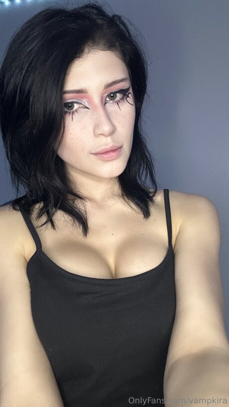 Naken lekkede OnlyFans-bilde av Vampkira