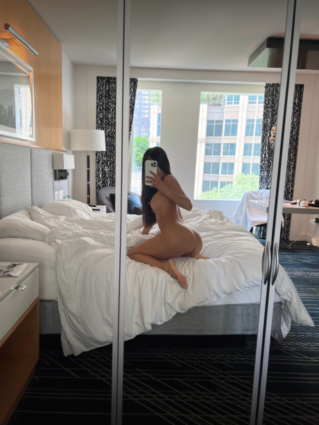 Nacktes geleaktes OnlyFans-Foto von Ana Chi