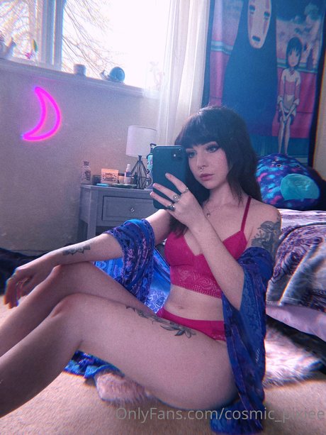 Nacktes geleaktes OnlyFans-Foto von Livpixie