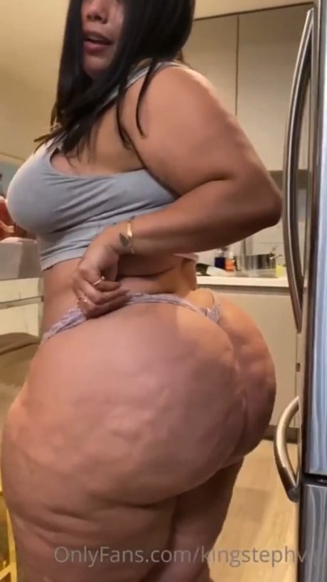 Naken lekkede OnlyFans-bilde av King Steph
