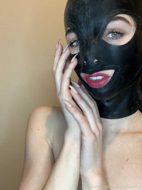 Обнаженная фотография утечки OnlyFans от Princess Petra