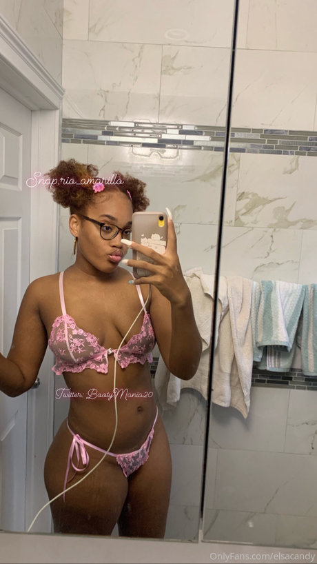 Naken läckt OnlyFans-bild av Elsacandy