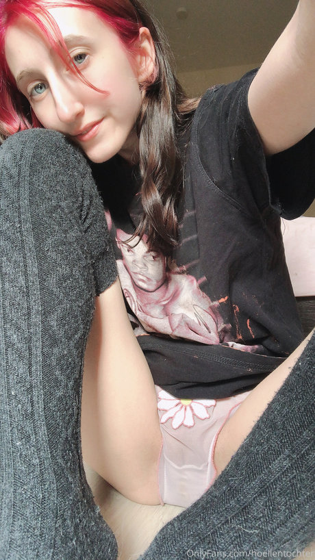 Nahá fotka uniklých OnlyFans od Roxane