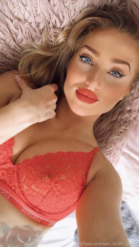 Nahá fotka uniklých OnlyFans od Sam Bodhi