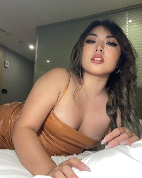Shallynebbgrl OnlyFans泄露裸照