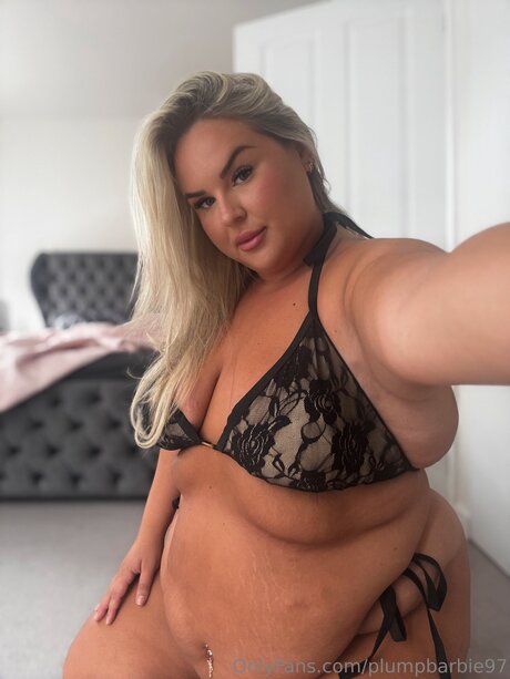 Naken läckt OnlyFans-bild av Plumpbarbie97