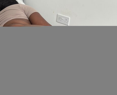 Alasti lekkinud OnlyFans-i pilt Ebonyivory105
