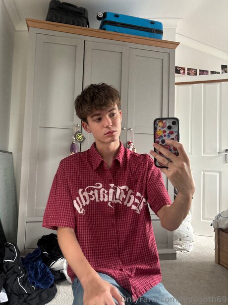 Levygoth69
