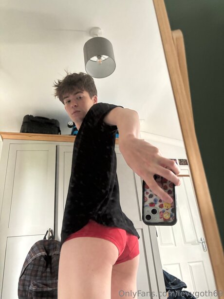 Levygoth69
