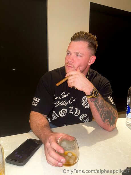 Naken läckt OnlyFans-bild av Alphaapollo37