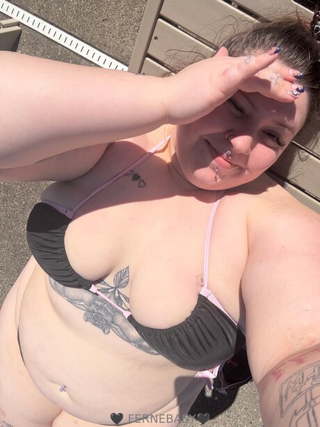 Nagie wyciekłe zdjęcie OnlyFans od Fernebabyfree