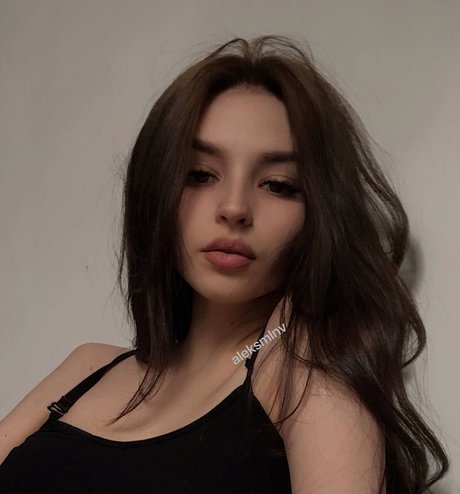 Naken lekkede OnlyFans-bilde av Aleksmlnv