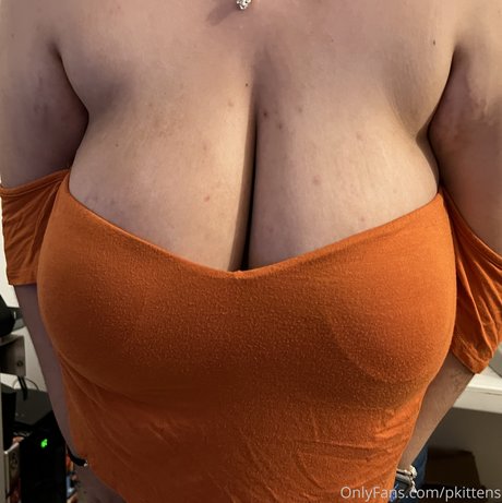 Pkittens Busty
