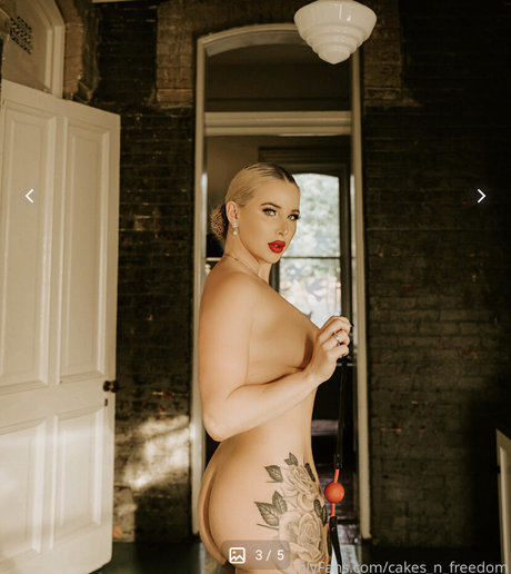 Naken läckt OnlyFans-bild av Sav