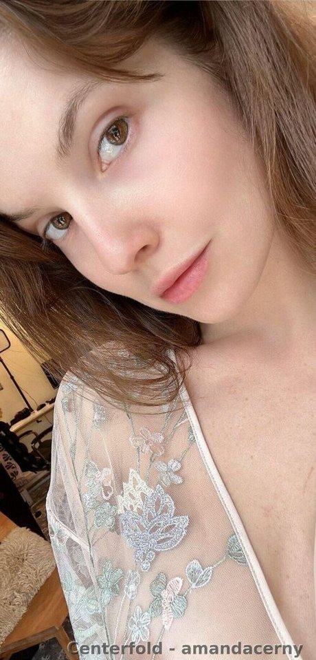 Nahá fotka uniklých OnlyFans od Amanda Cerny