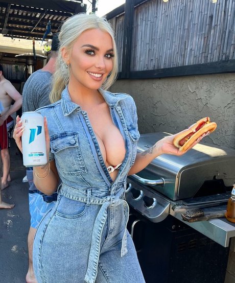 Nahá fotka uniklých OnlyFans od Emily Sears