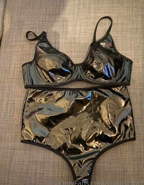 Zuzaninka1 OnlyFans 유출 누드 사진