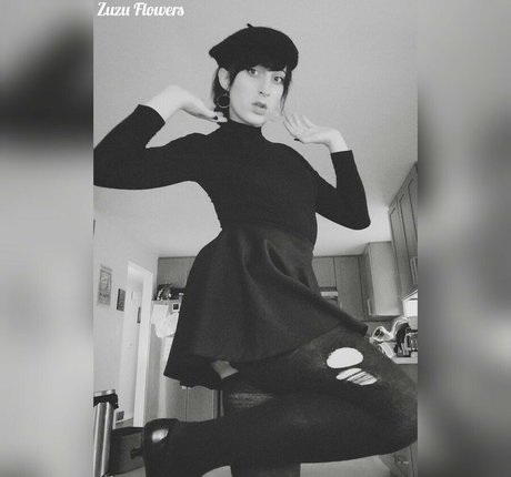 Zuzuflowers OnlyFansリークヌード写真