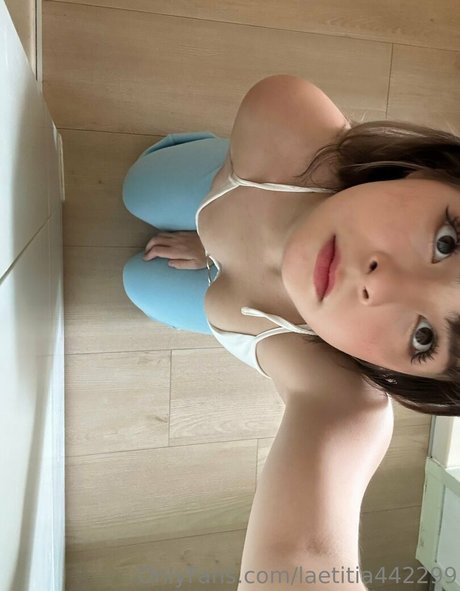 Laetitia442299