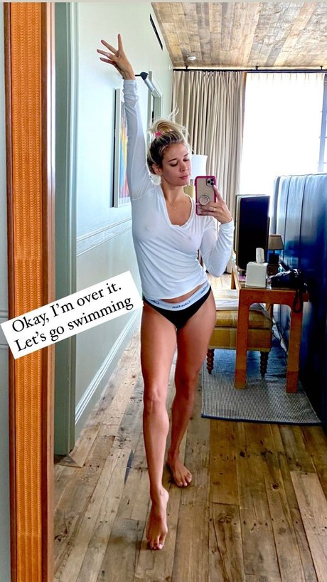Lauren Compton