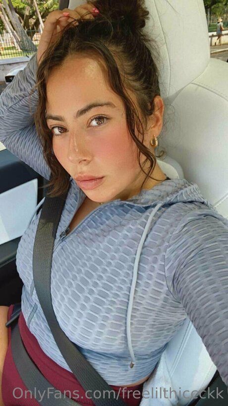 Foto desnuda filtrada de OnlyFans de Lilthiccckktv
