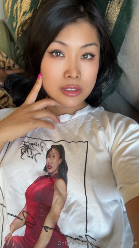 Naken lekkede OnlyFans-bilde av Jiaoyingsummers