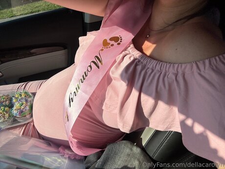 Photo nue de fuite OnlyFans de Dellacarolyn