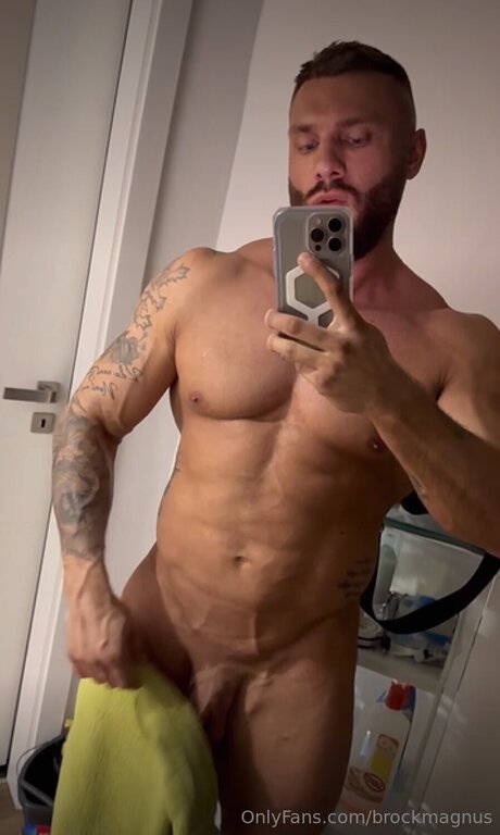 Naken lekkede OnlyFans-bilde av Brockmagnus