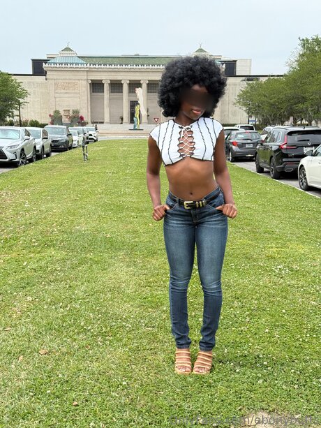 Naken läckt OnlyFans-bild av Ebonybutts