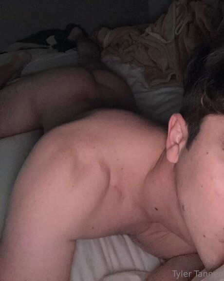 Обнаженная фотография утечки OnlyFans от Tylertannerxxx
