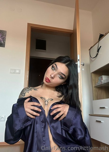 Обнаженная фотография утечки OnlyFans от Littlemash Masha Beffa