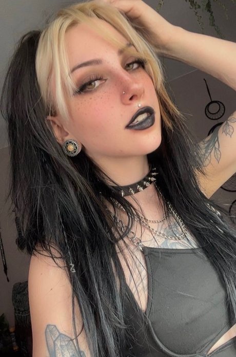 Nøgent lækket OnlyFans-billede af Mia Rose