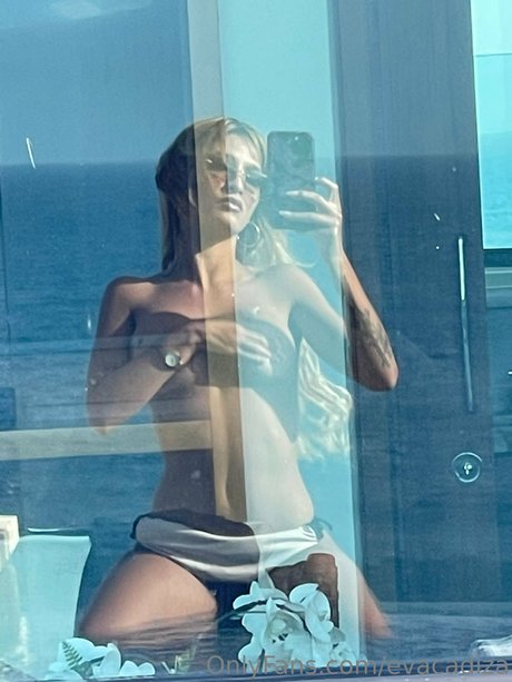 Nahá fotka uniklých OnlyFans od Eva Cadiza