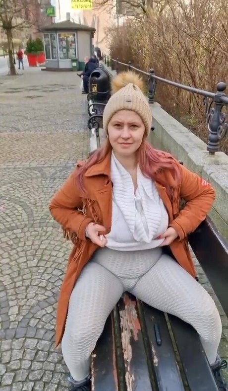 Naken lekkede OnlyFans-bilde av Pola Rainbow