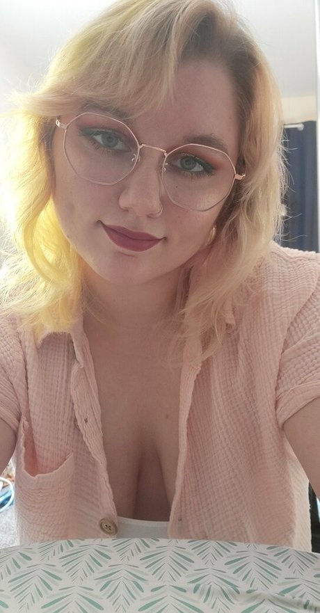 Peachykeenstine22